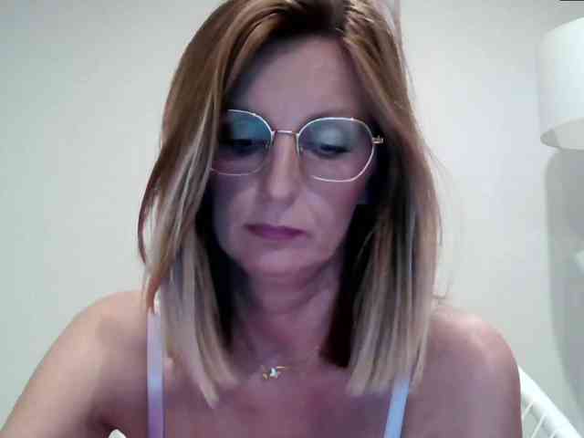 RachellaFox webcam
