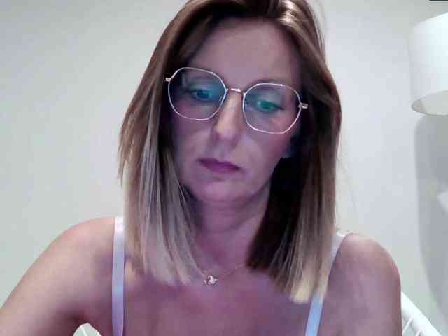 RachellaFox webcam