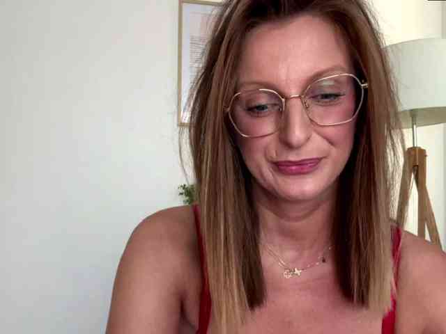RachellaFox webcam