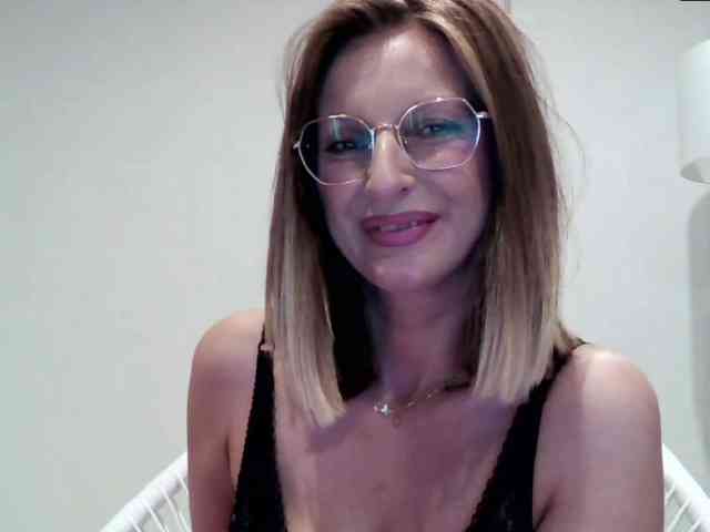 RachellaFox webcam