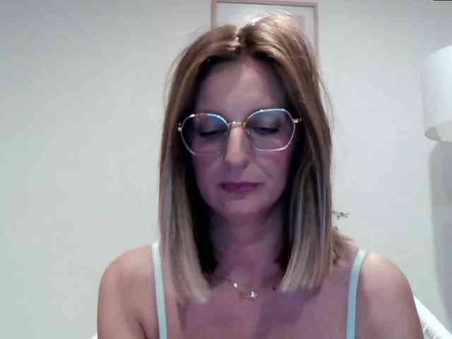 RachellaFox webcam