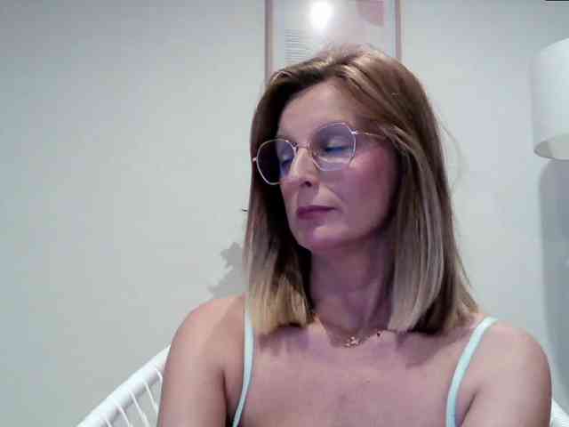 RachellaFox webcam