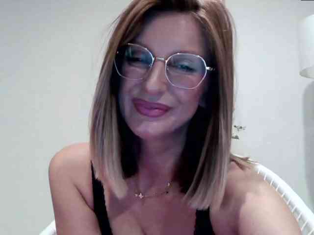 RachellaFox webcam