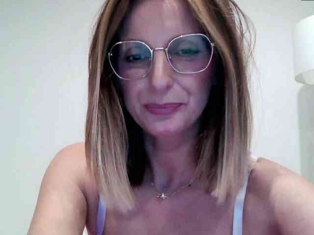 RachellaFox webcam