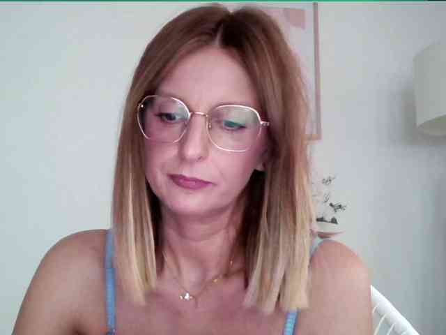 RachellaFox webcam
