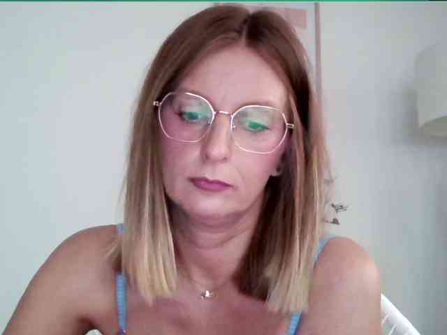 RachellaFox webcam