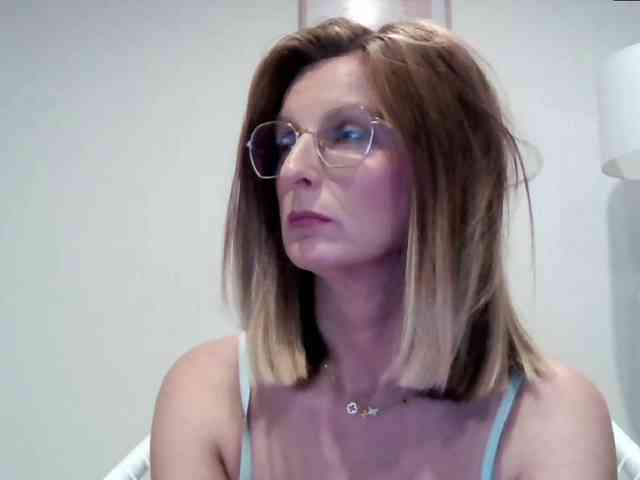 RachellaFox webcam