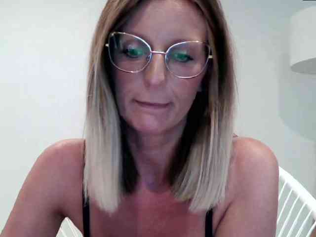 RachellaFox webcam