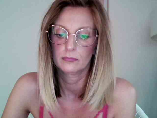 RachellaFox webcam