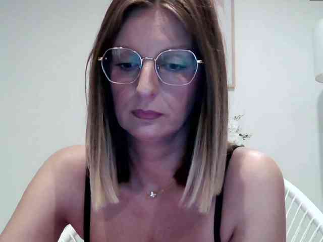 RachellaFox webcam