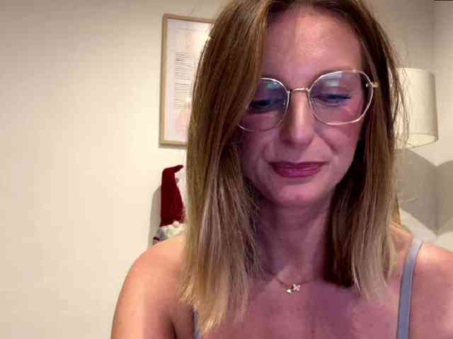 RachellaFox webcam