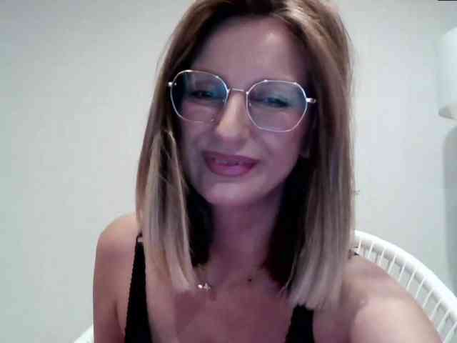 RachellaFox webcam