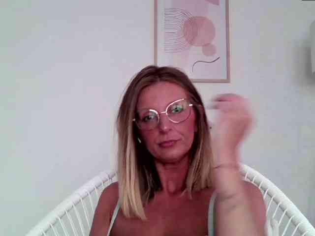 RachellaFox webcam