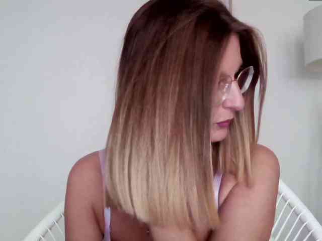 RachellaFox webcam
