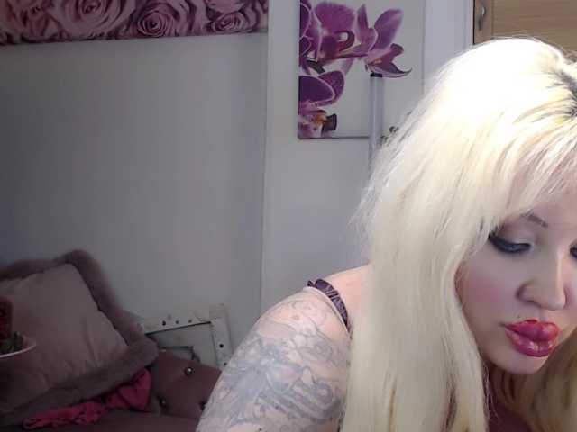 ElyinkPornsta's BongaCams show and profile