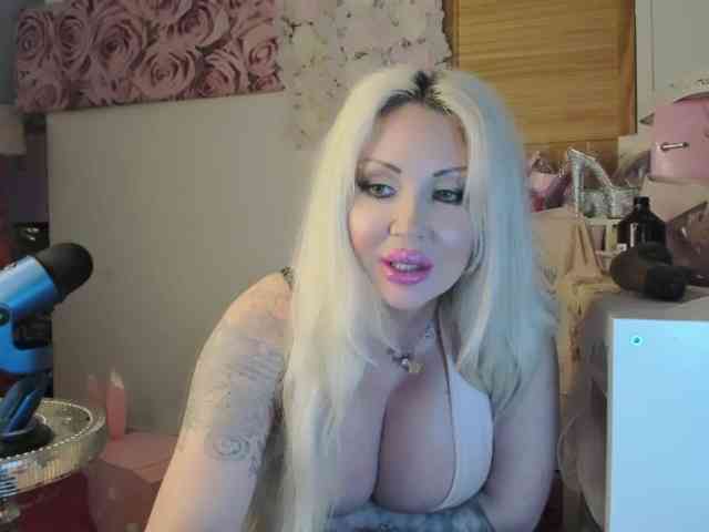 ElyinkPornsta webcam