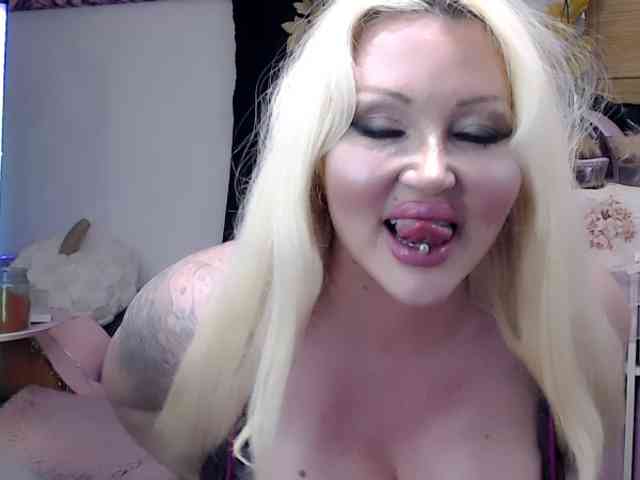 ElyinkPornsta webcam