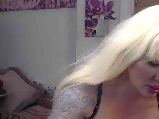 ElyinkPornsta webcam