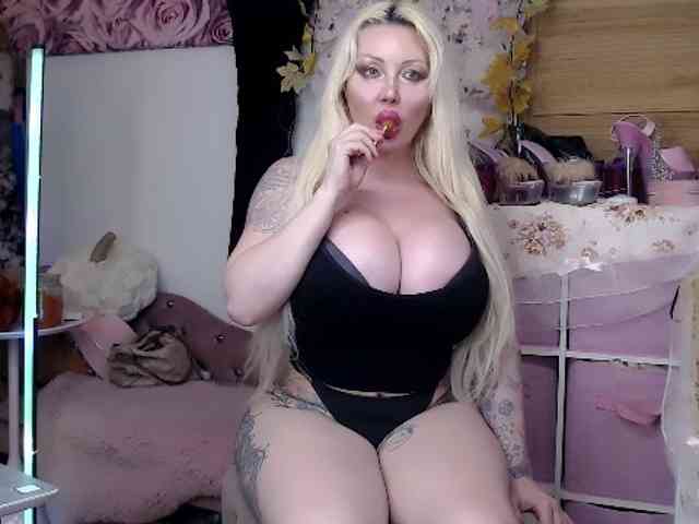 ElyinkPornsta webcam