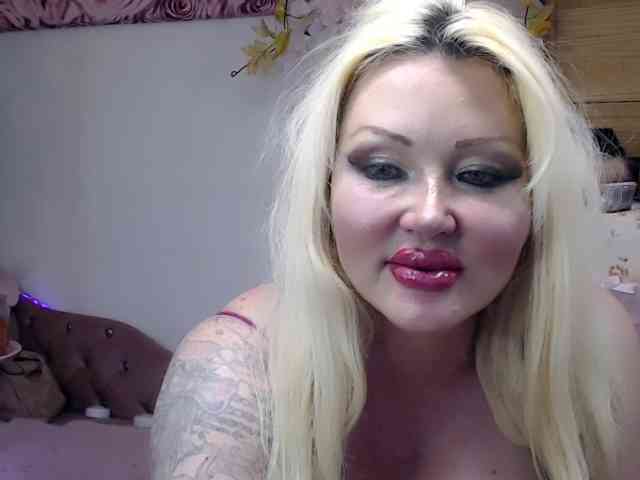 ElyinkPornsta webcam