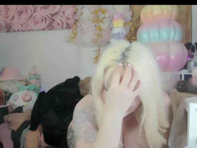 ElyinkPornsta webcam