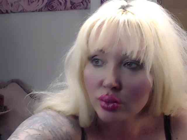 ElyinkPornsta webcam