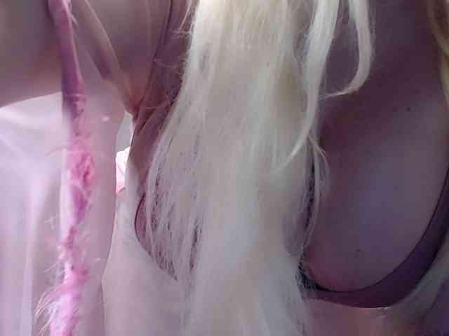 ElyinkPornsta webcam