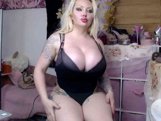 ElyinkPornsta webcam