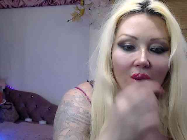 ElyinkPornsta webcam