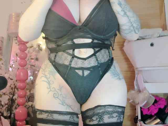 ElyinkPornsta webcam