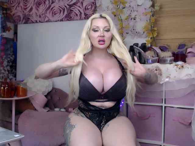 ElyinkPornsta Live Webcam on BongaCams