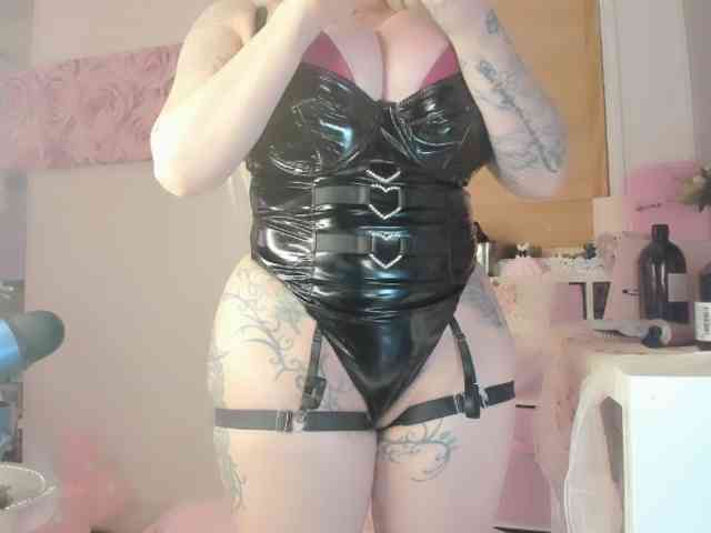 ElyinkPornsta webcam