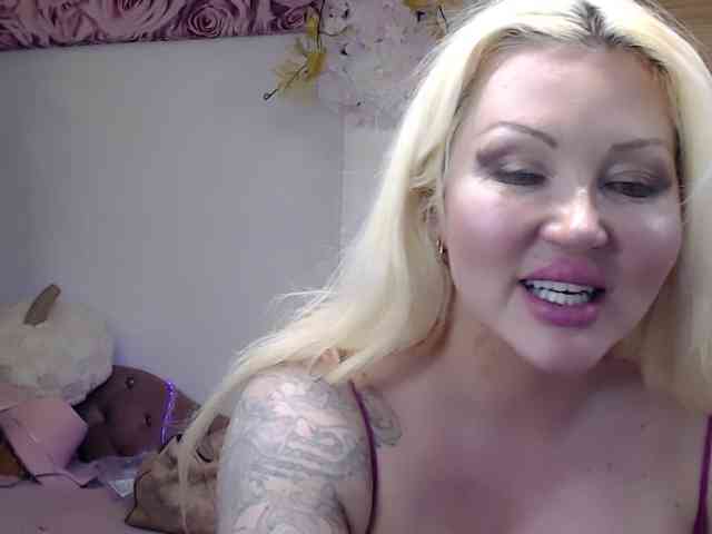 ElyinkPornsta webcam