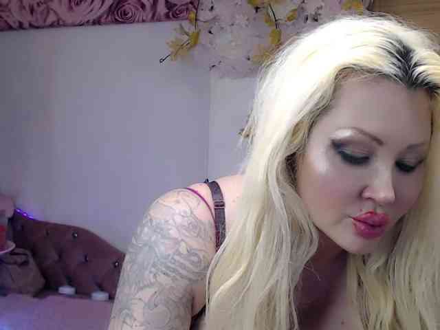 ElyinkPornsta webcam