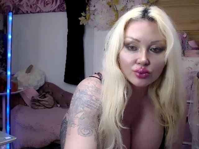 ElyinkPornsta webcam