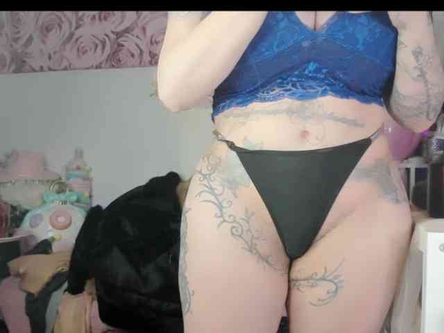 ElyinkPornsta webcam