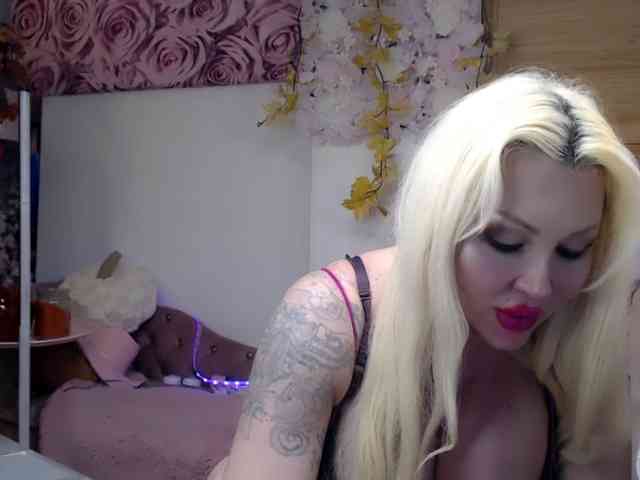 ElyinkPornsta webcam