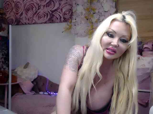 ElyinkPornsta webcam