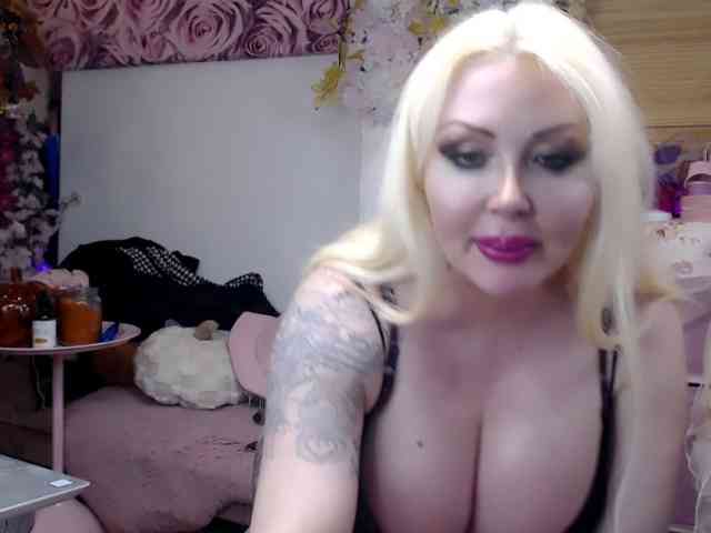 ElyinkPornsta webcam