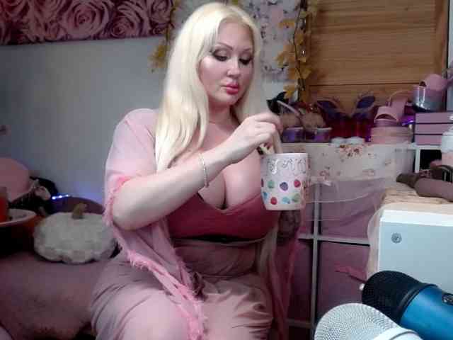 ElyinkPornsta webcam