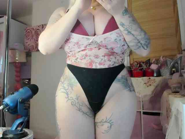 ElyinkPornsta webcam