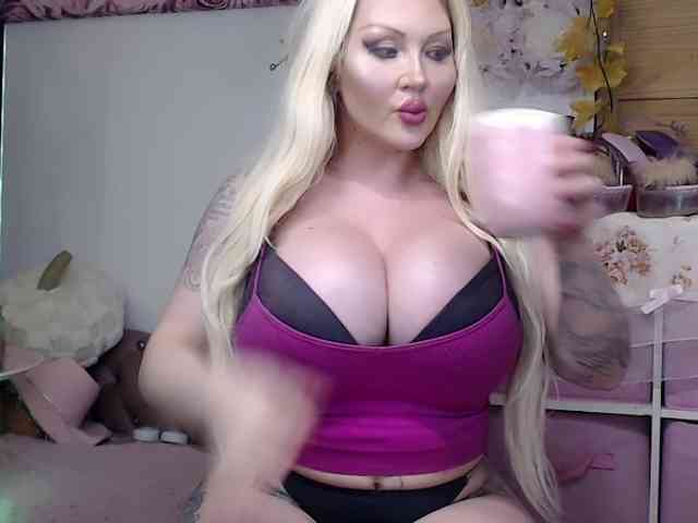 ElyinkPornsta webcam