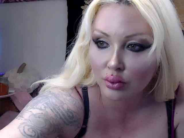 ElyinkPornsta webcam