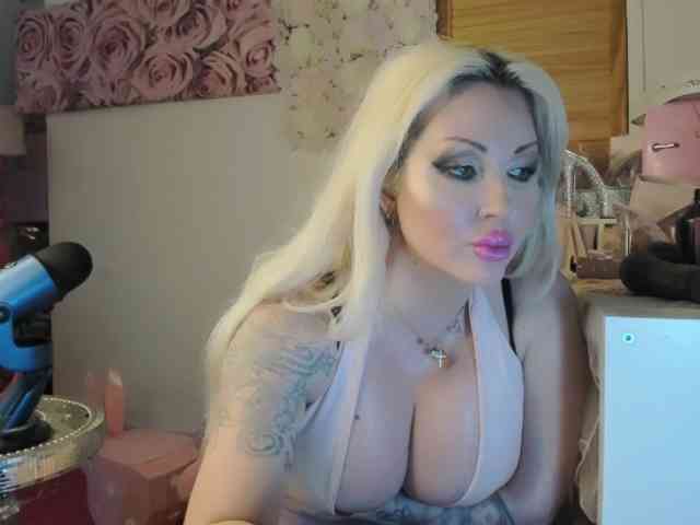 ElyinkPornsta webcam