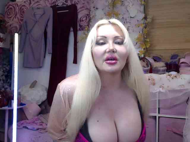 ElyinkPornsta webcam