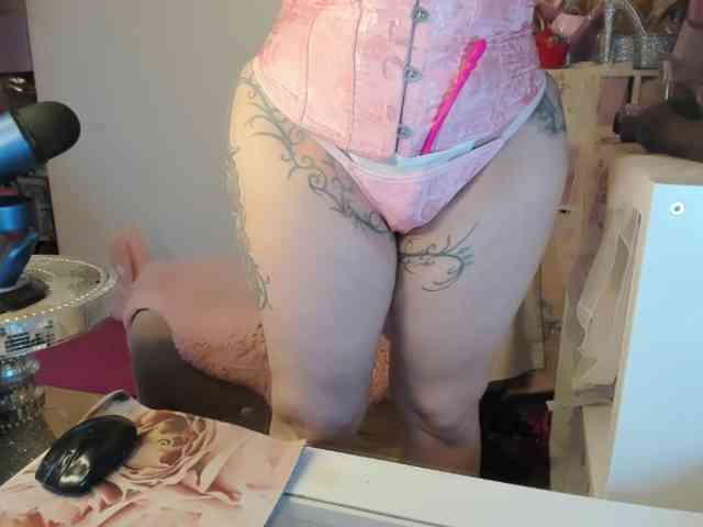 ElyinkPornsta webcam