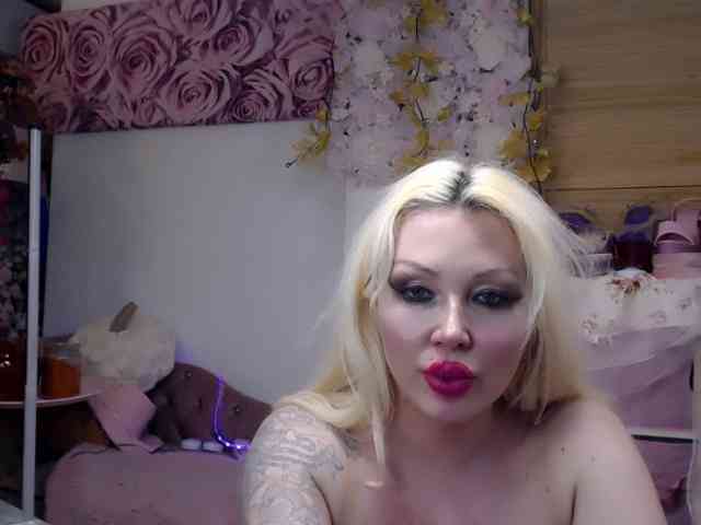 ElyinkPornsta webcam