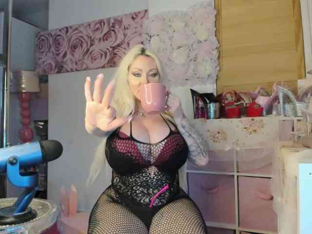 ElyinkPornsta webcam