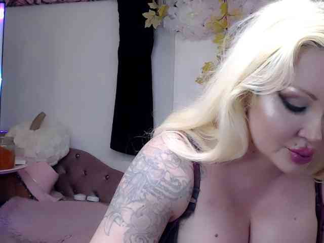 ElyinkPornsta webcam