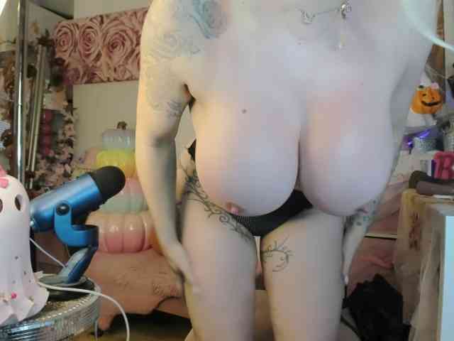 ElyinkPornsta webcam